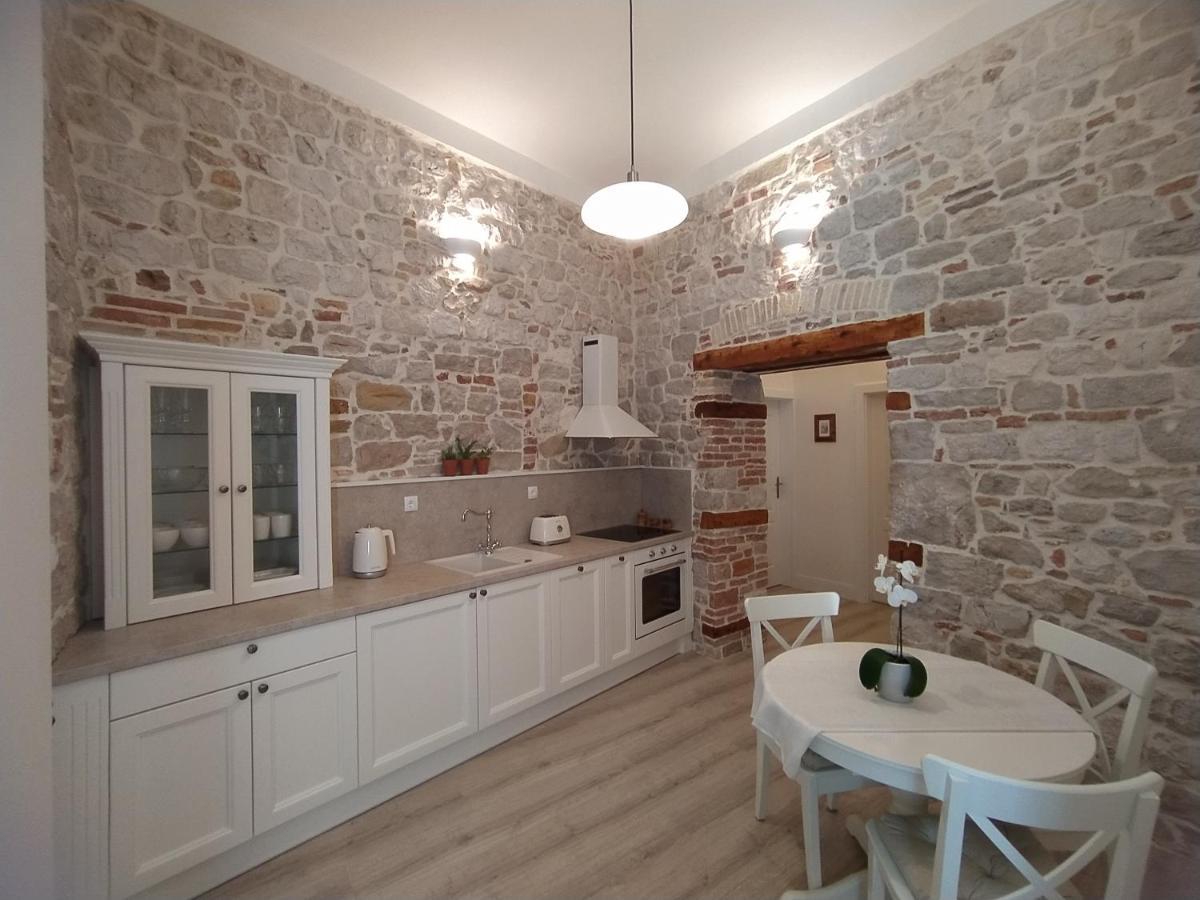 Apartment Antique Zadar - City Center Bagian luar foto